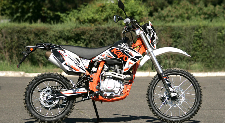 Как выбрать спортивный мотоцикл для бездорожья по параметрам: мощность, подвеска, вес